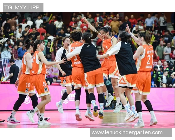 CBA精彩对决辽宁队与广州队巅峰对决集锦回顾